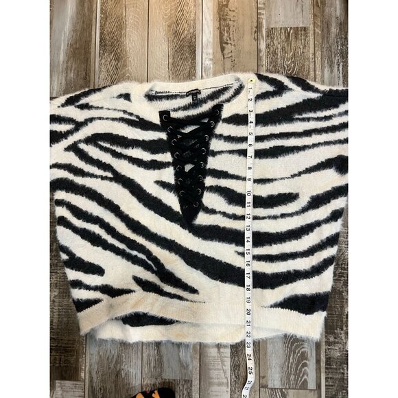 Express Women Animal Print Long Sleeve Sweater Black/White Zebra Print - Large - Picture 8 of 9